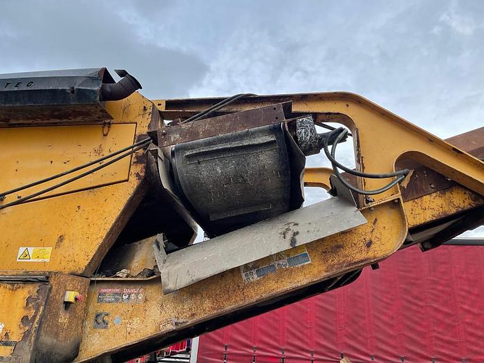 Used 2009 Extec C12+ tracked jaw crusher