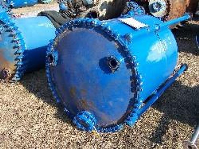 Used Used approximately 300 gallon glass lined tank