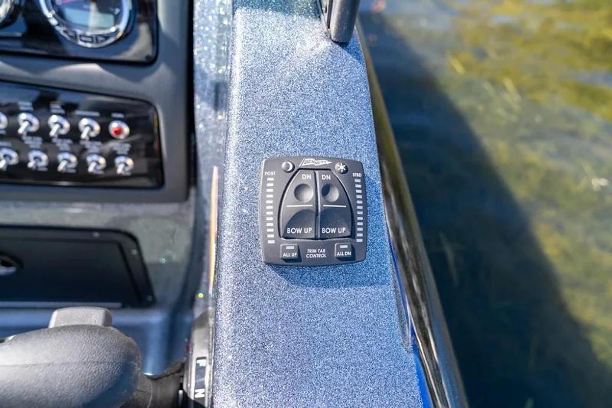 V21-21 DUAL CONSOLE