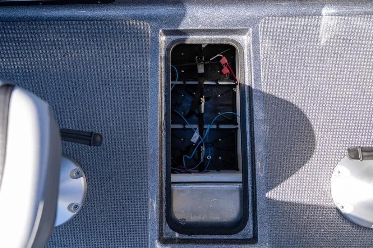 V21-21 DUAL CONSOLE