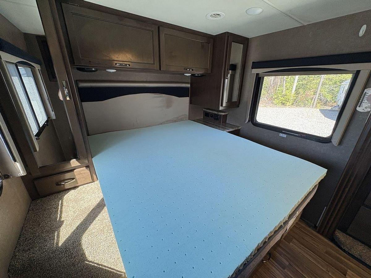 Used 2017 Thor Motor Coach A.C.E. 30.4