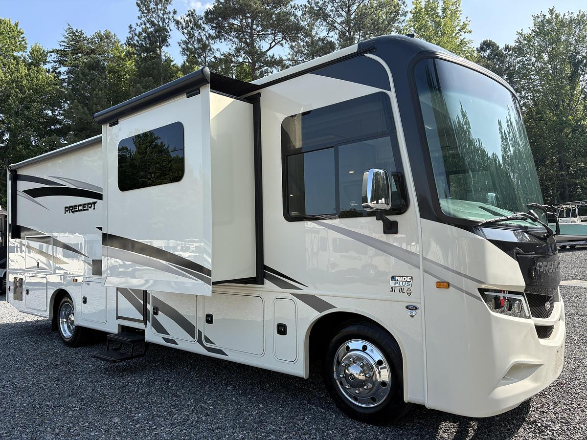 Used 2023 Jayco precept 31UL