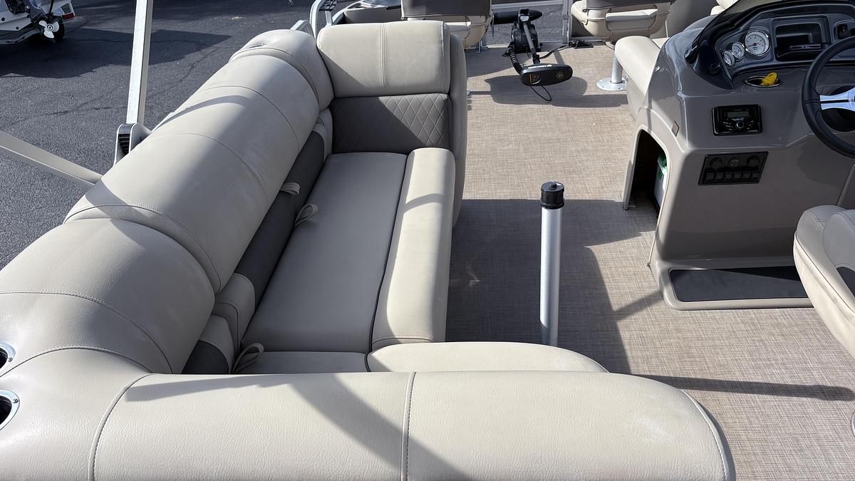 Used 2023 Suntracker Fishing Barge 20DL