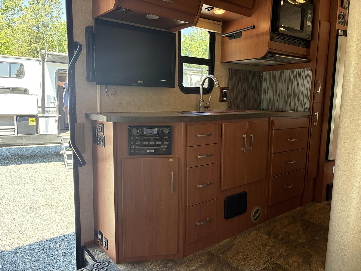 Used 2013 Winnebago Vita 24G