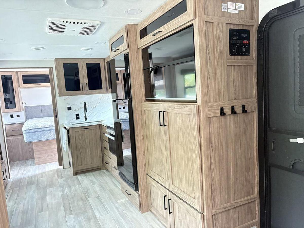 Used 2024 Alliance Delta 281BH