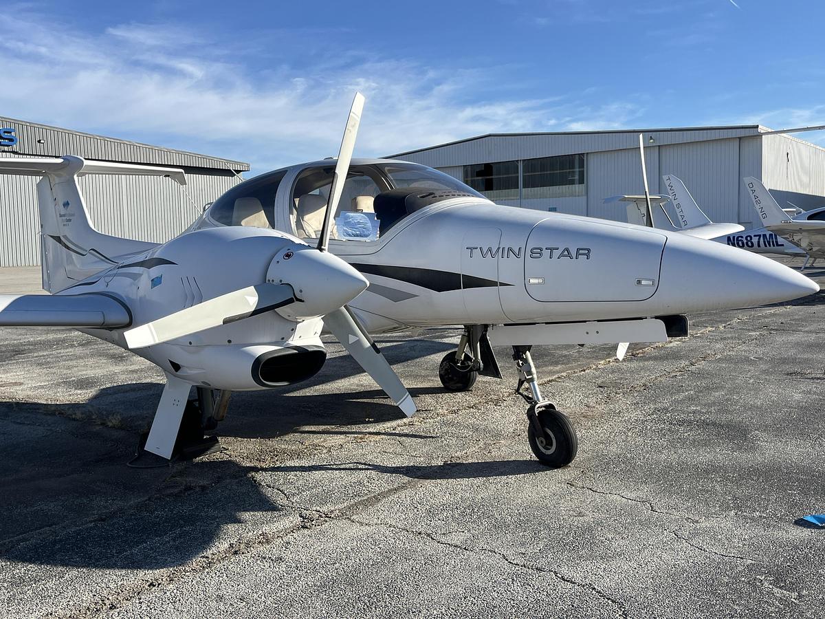 Used 2007 Diamond DA 42