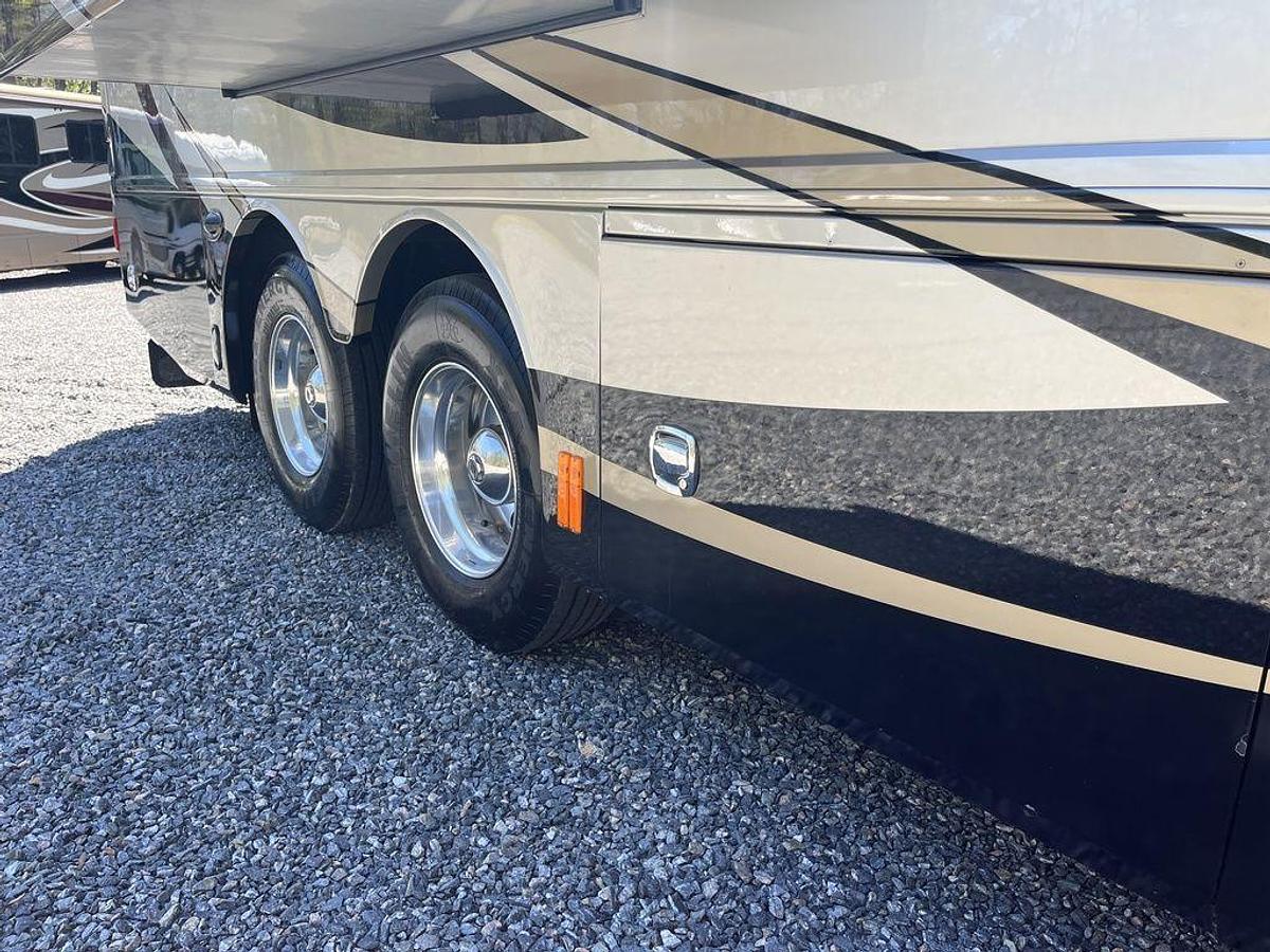 Used 2012 American Coach Revolution 42W
