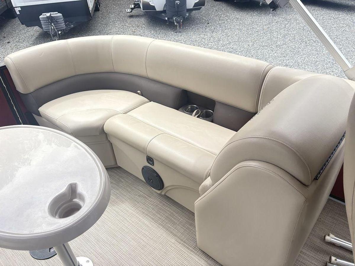 Used 2022 Bentley Pontoons Bentley 220 Navigator