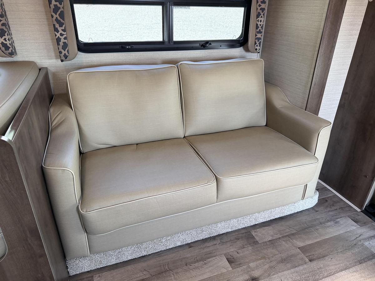 Used 2019 Jayco Greyhawk