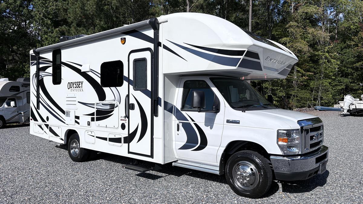 Used 2019 Entegra 24B