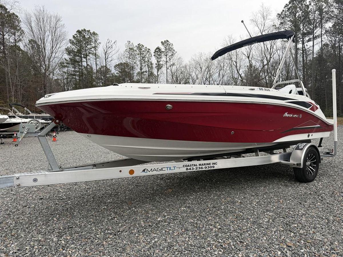 Used 2023 Hurricane SunDeck Sport 205 OB