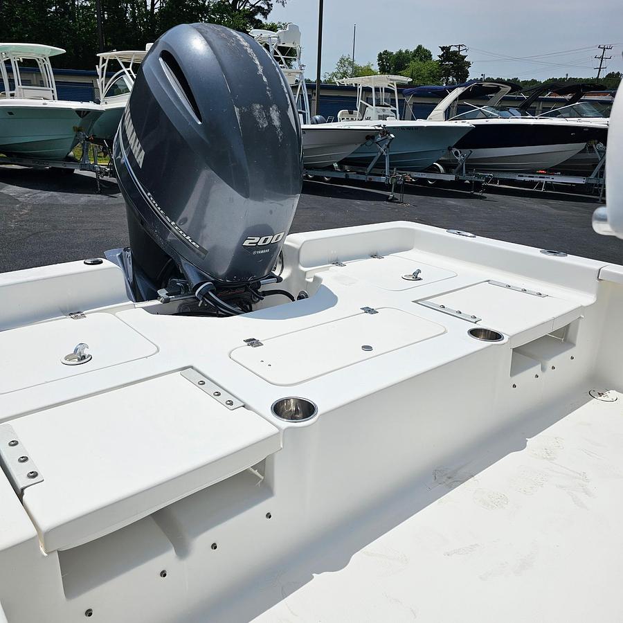 Used 2014 Tidewater 2200 Carolina Bay