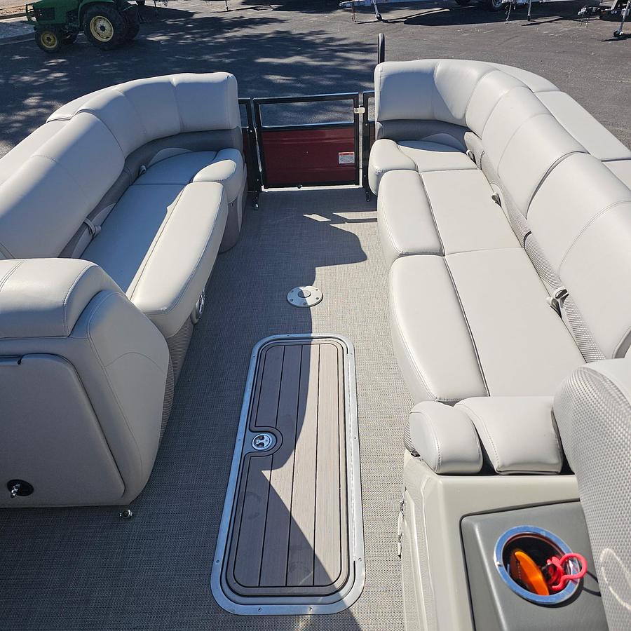 Used 2023 Regency 250 DL3