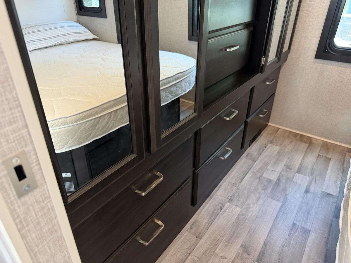 Used 2023 Jayco precept 31UL