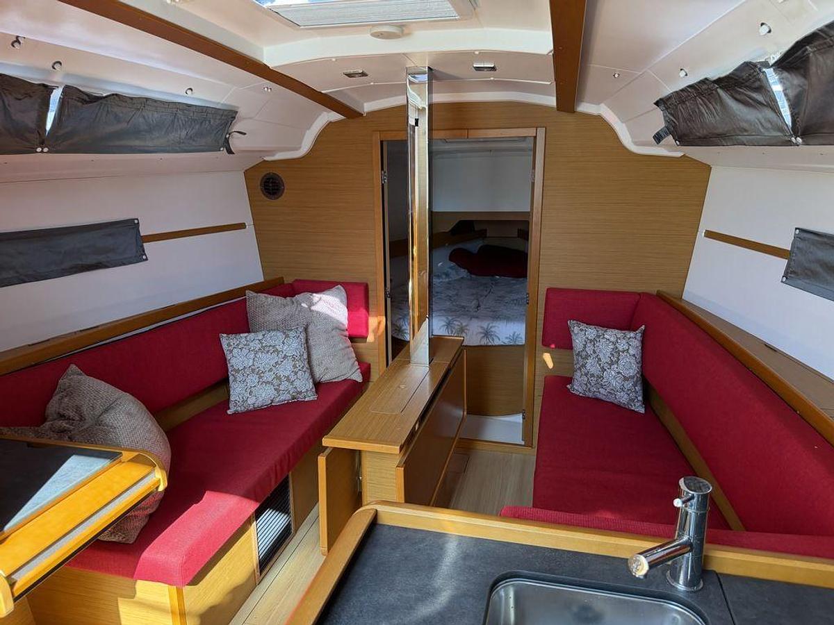 Used 2015 Jeanneau Sun Odyssey 349