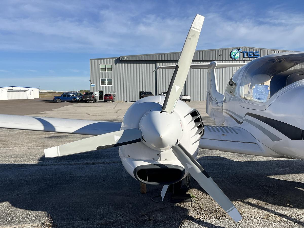 Used 2007 Diamond DA 42