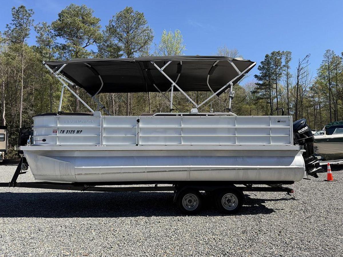 Used 2021 Lexington 321