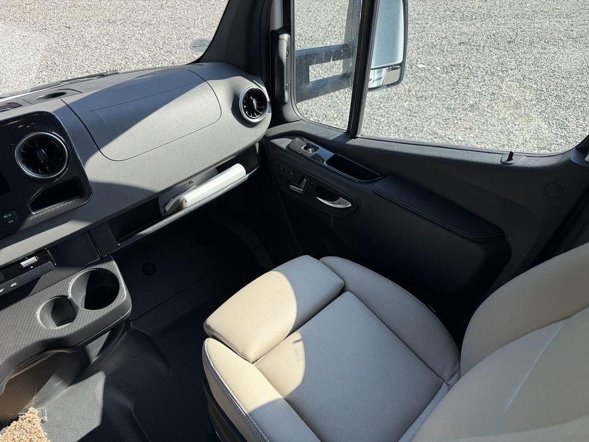 Used 2024 Winnebago View 24V