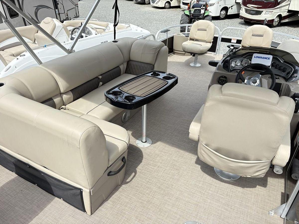 Used 2021 Tracker® Boats Fishin Barge 20 DLX