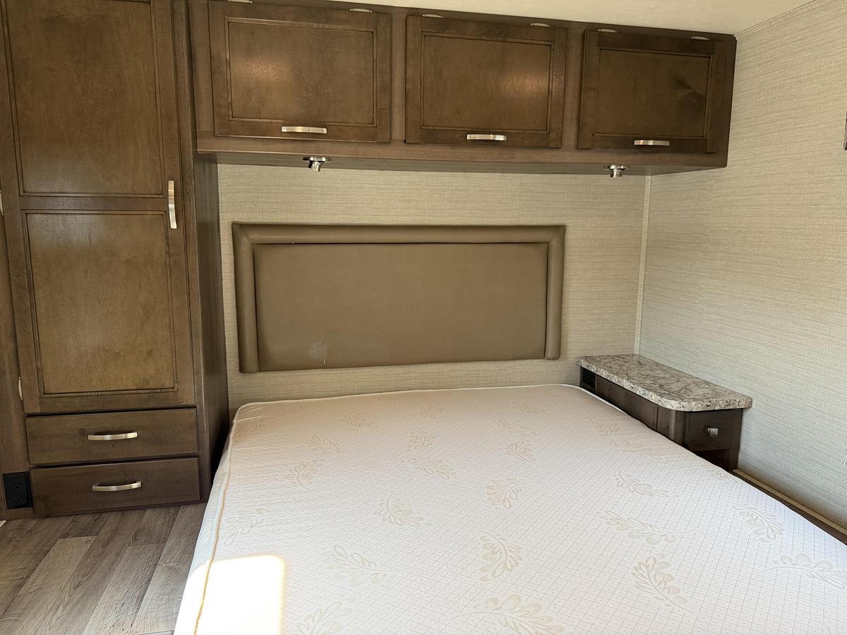 Used 2019 Jayco Greyhawk