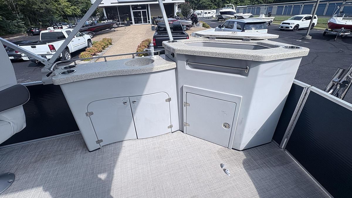 Used 2022 Harris Cruiser 250
