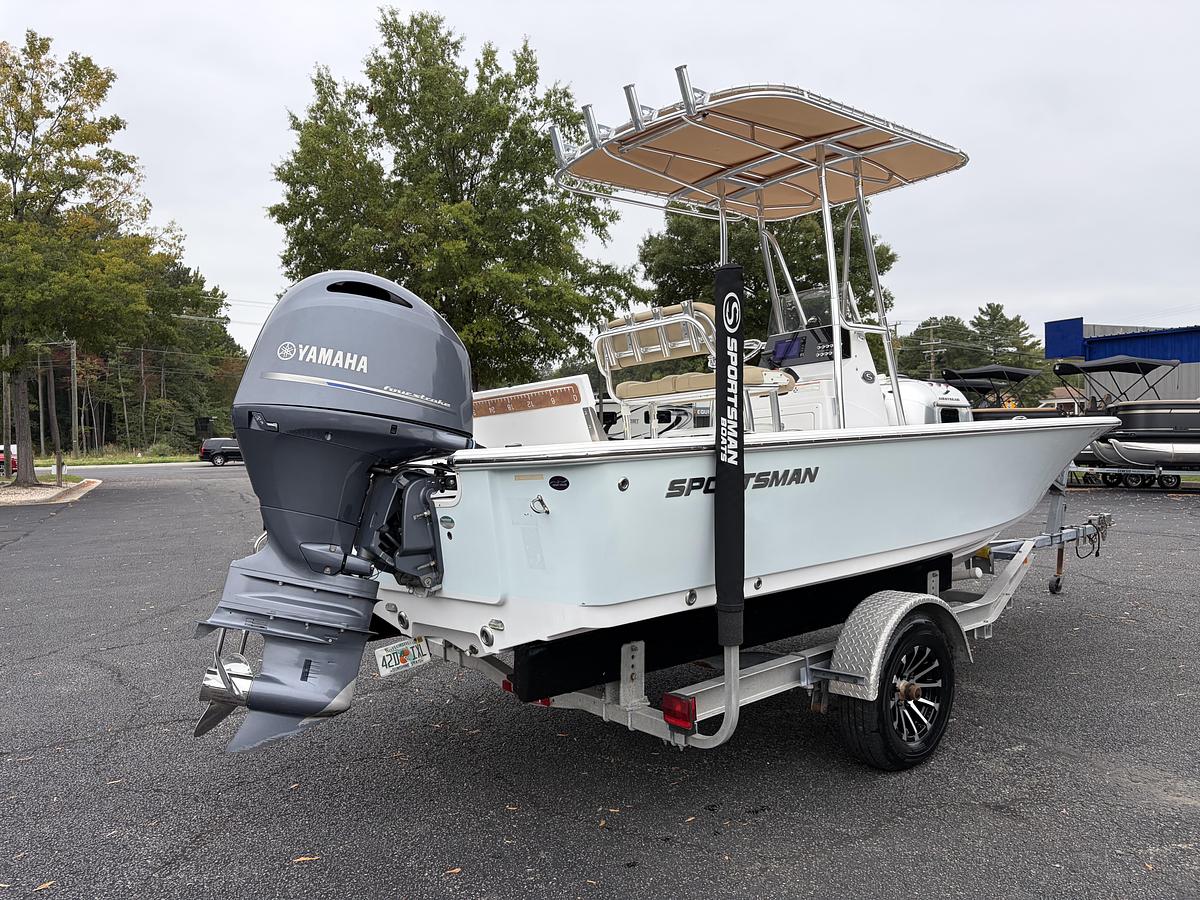 Used 2016 Sportsman Masters 207 Bay Boat
