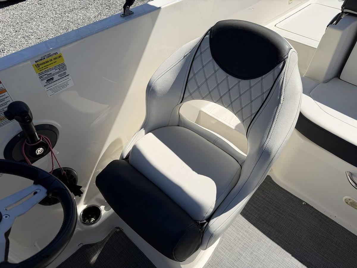 Used 2021 Bayliner DX2000