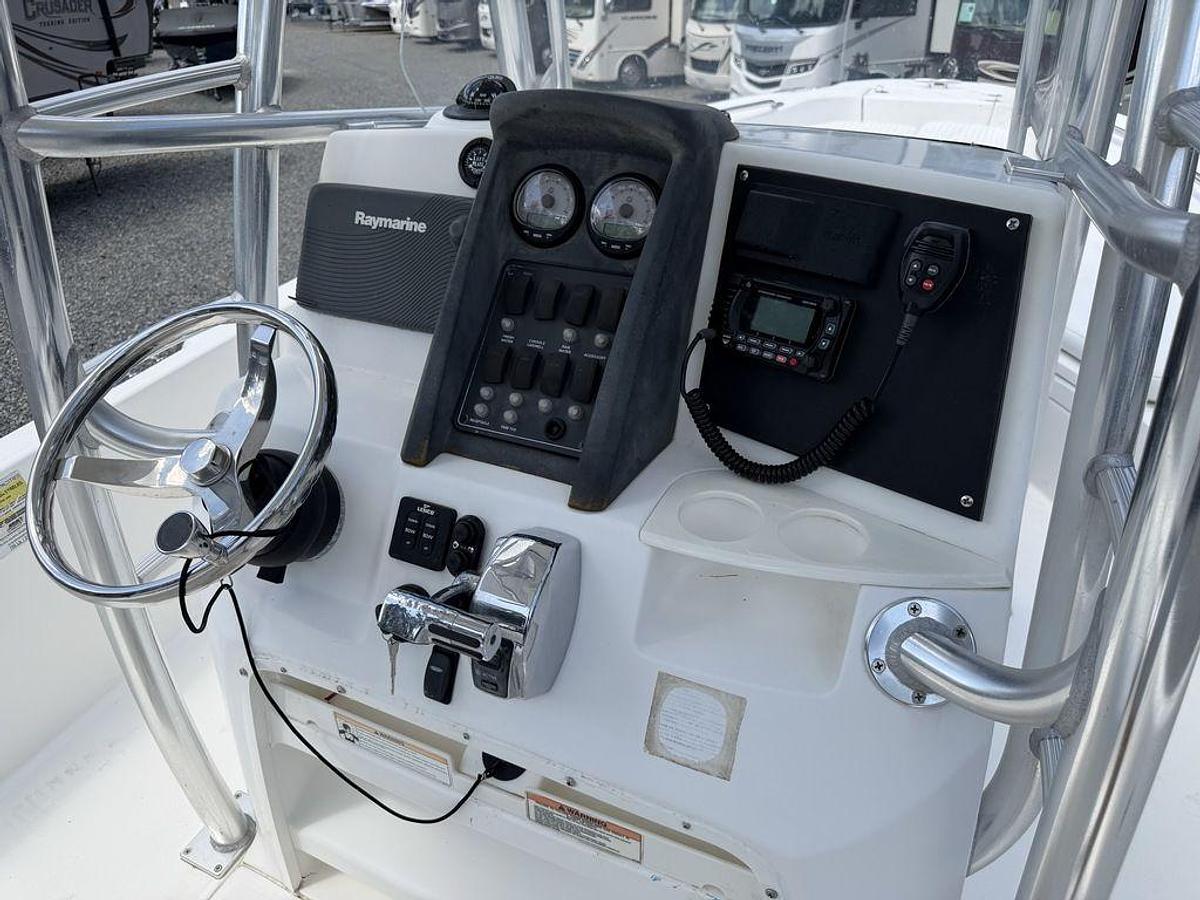 Used 2009 Boston Whaler 230 Dauntless