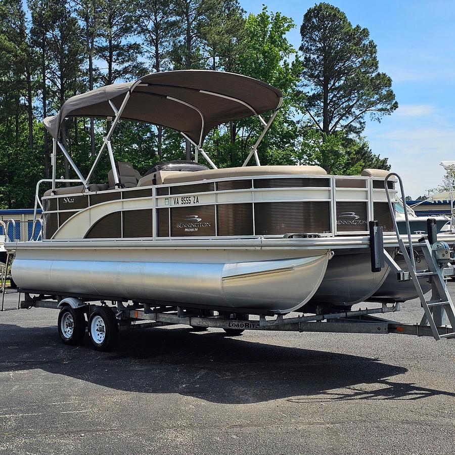 Used 2020 Bennington 22 SXP