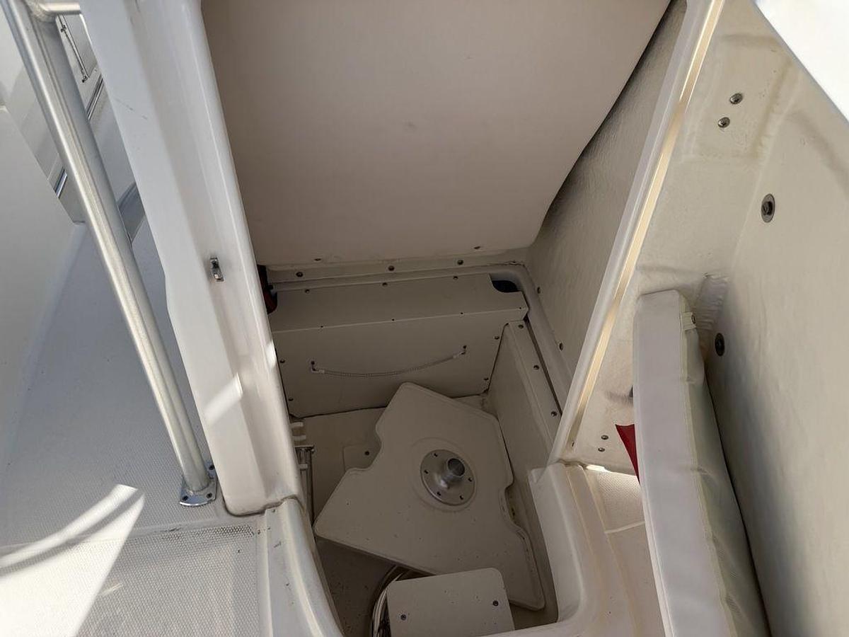 Used 2019 Robalo R200