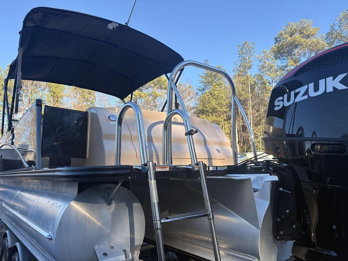 Used 2022 Avalon 2785 EL
