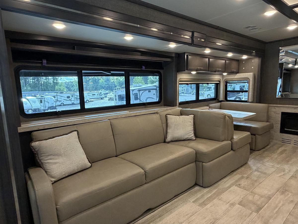 Used 2021 Thor Venetian