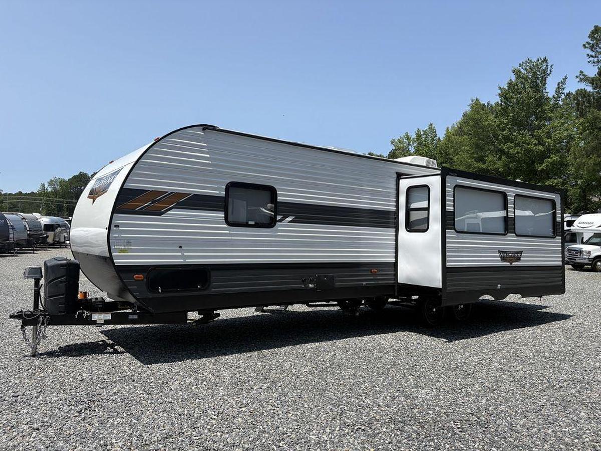Used 2022 Forest River Wildwood Midwest 27RK