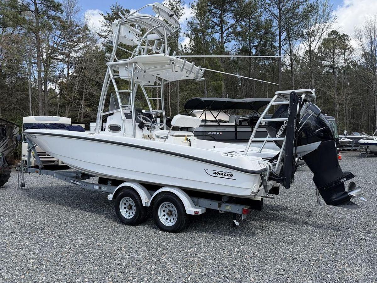 Used 2009 Boston Whaler 230 Dauntless