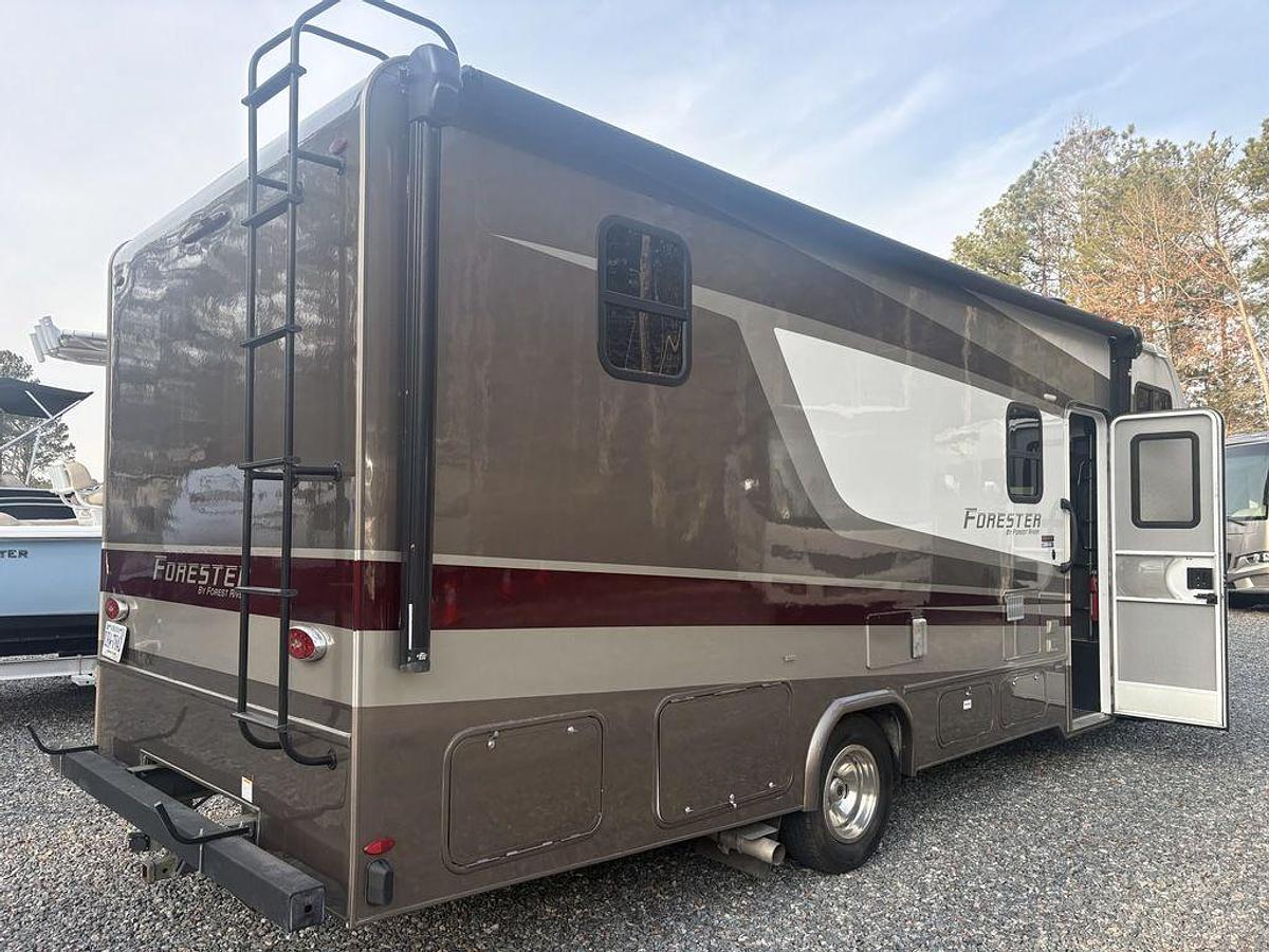 2021 Forest River Forester Classic 2441DS Ford Chassis