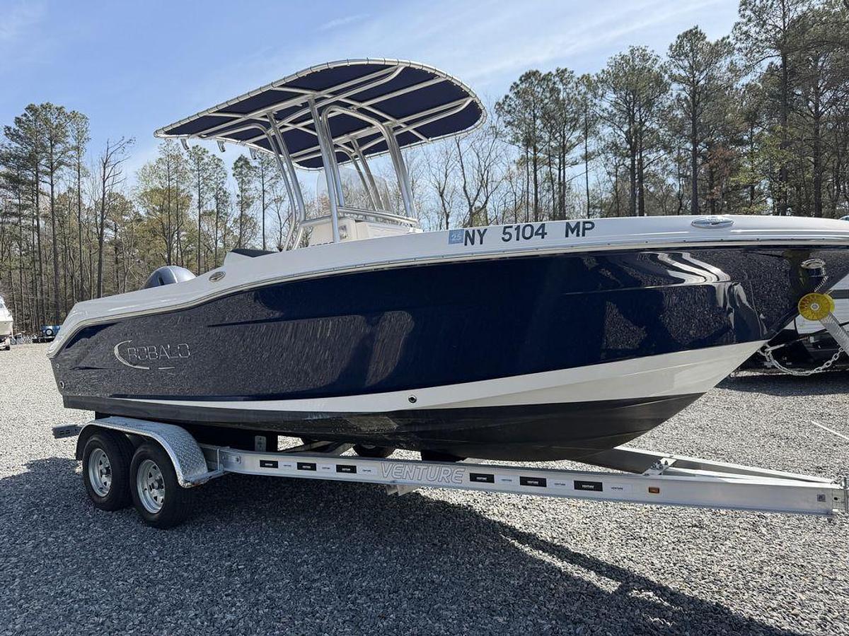 Used 2019 Robalo R200