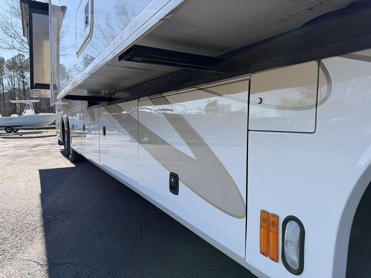 Used 2008 Fleetwood Revolution 42K