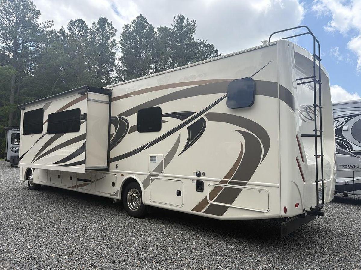 2020 Thor Motor Coach Hurricane 35M