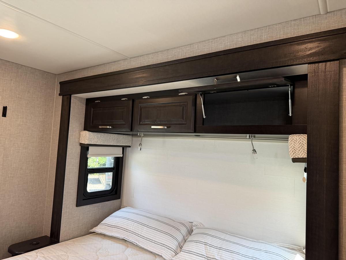 Used 2023 Jayco precept 31UL