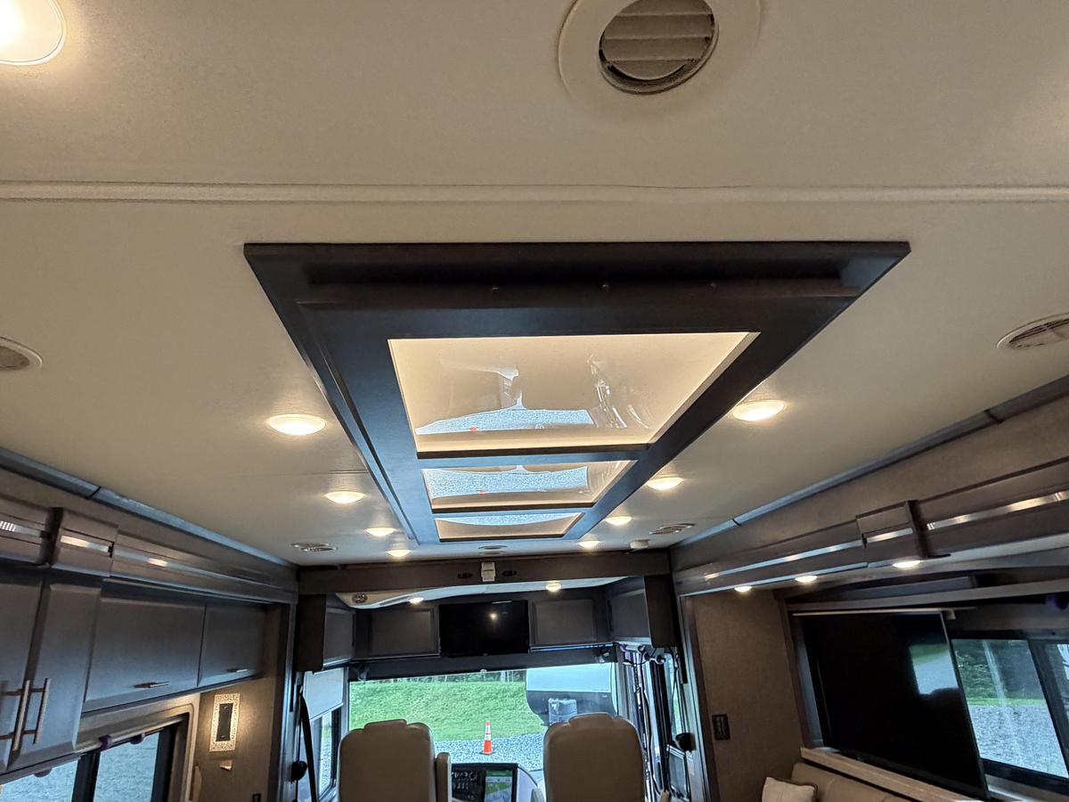 Used 2021 Thor Venetian