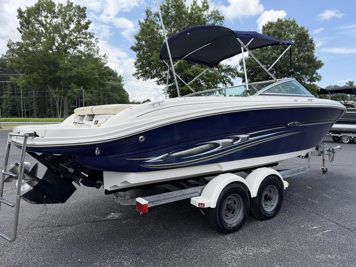 Used 2005 Sea Ray 220 Select