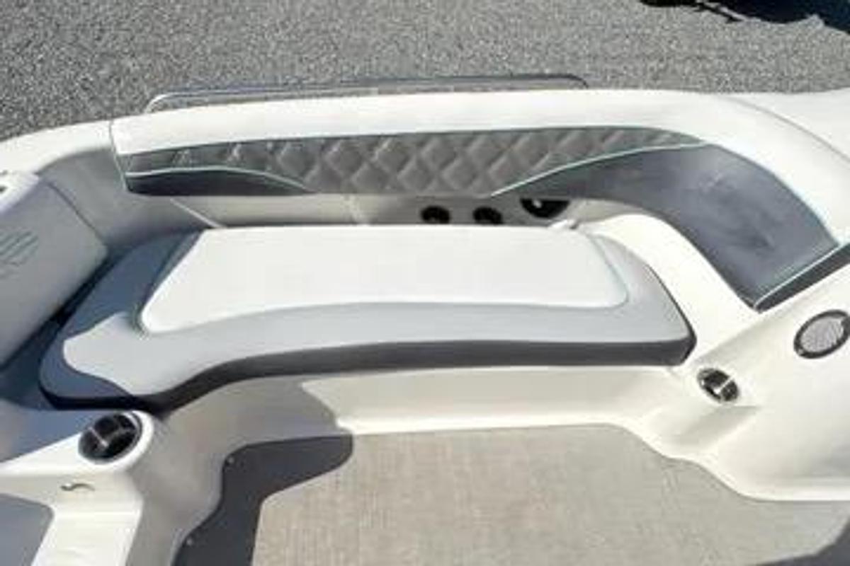 Used 2022 Splendor Boats 239 Sunstar