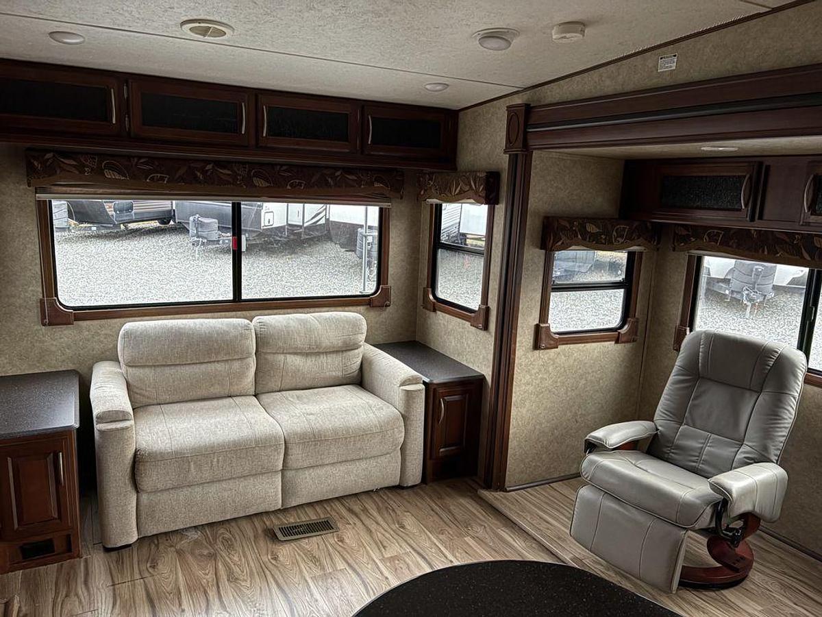 Used 2015 Prime Time Crusader 295RST