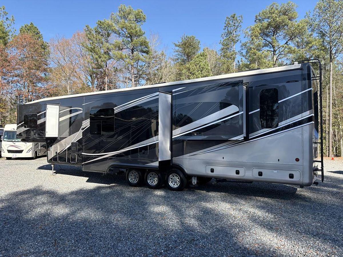 Used 2023 DRV Mobile Suites Luxury 44 ORLANDO