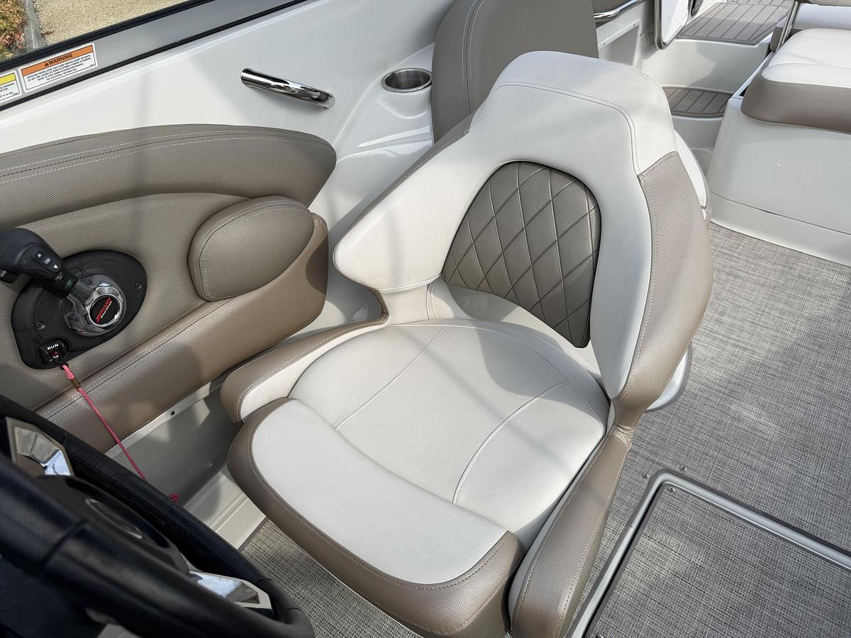 Used 2022 Crownline E255 XS