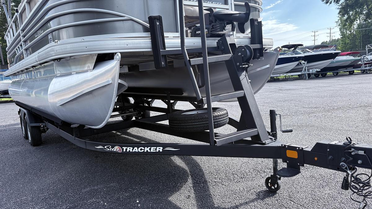 Used 2023 Suntracker Fishing Barge 20DL