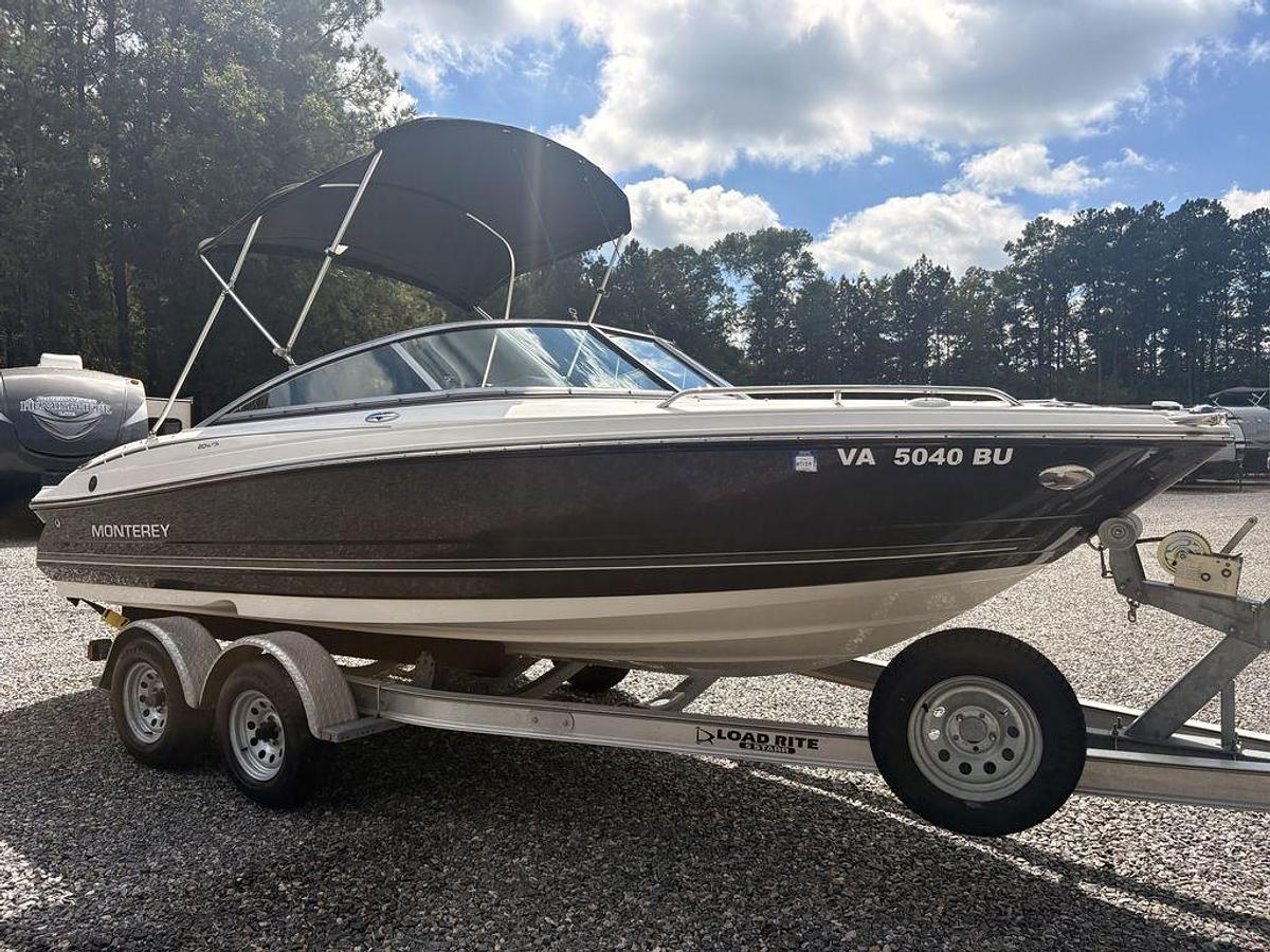 Used 2011 Monterey 204 FS
