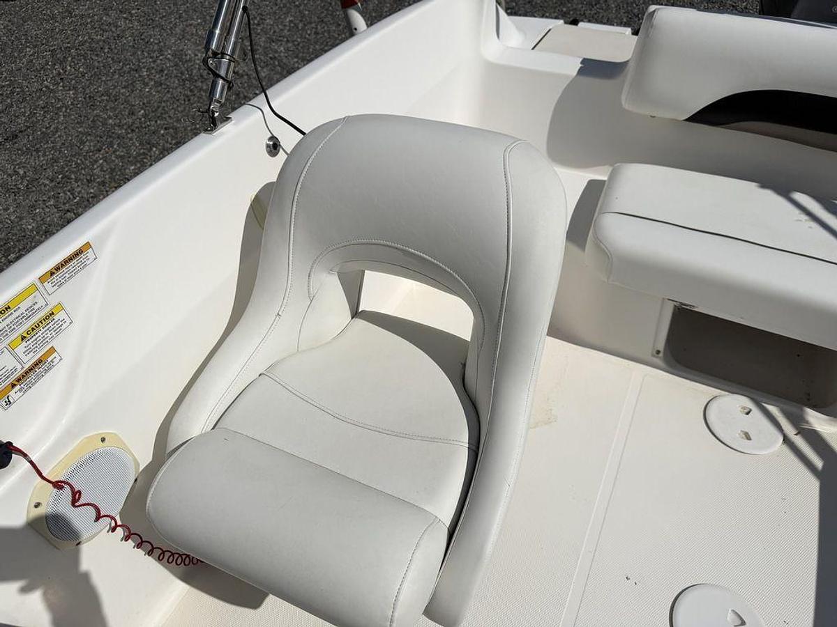 Used 2012 Hurricane Sundeck 188