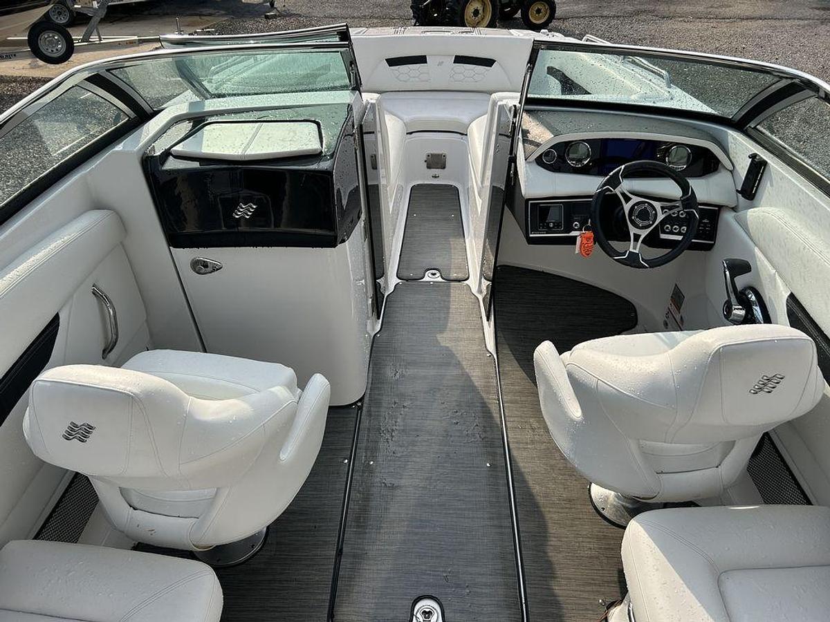Used 2023 Four Winns HD8