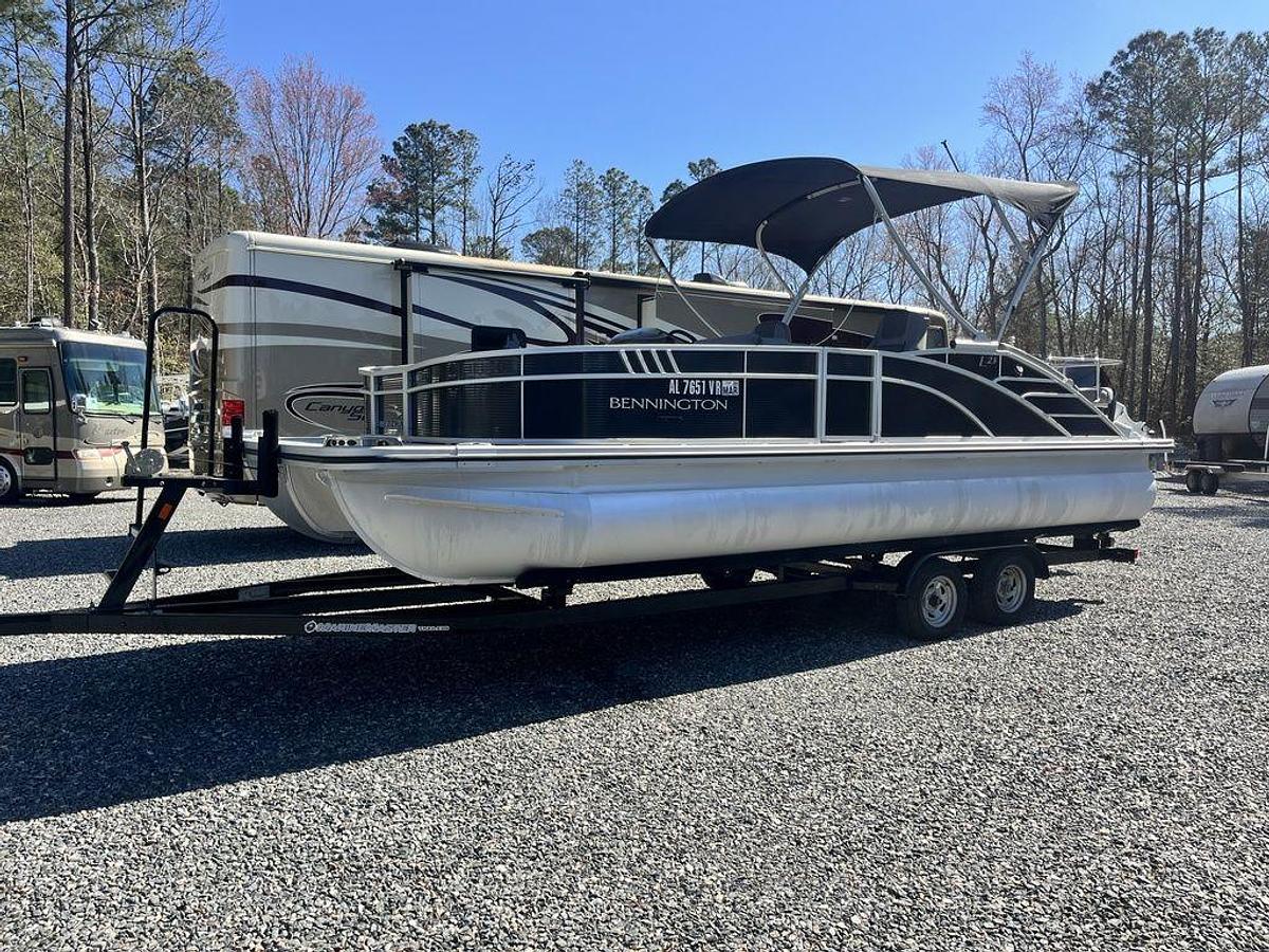 Used 2022 Bennington 23LT
